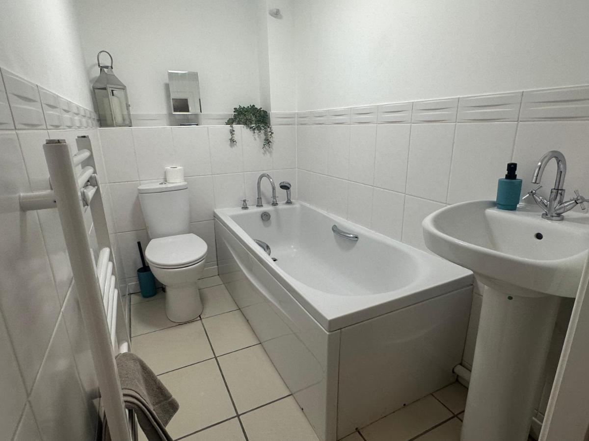 Superb 2 Bed 2 Bathroom Free Parking Derby Eksteriør bilde